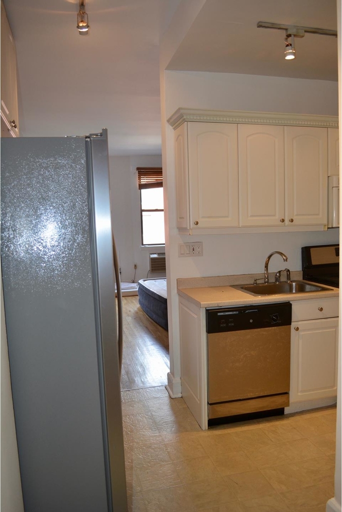 126 West 96th Street - Photo 3