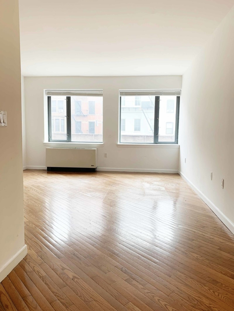 401 West 22nd Street - Photo 1