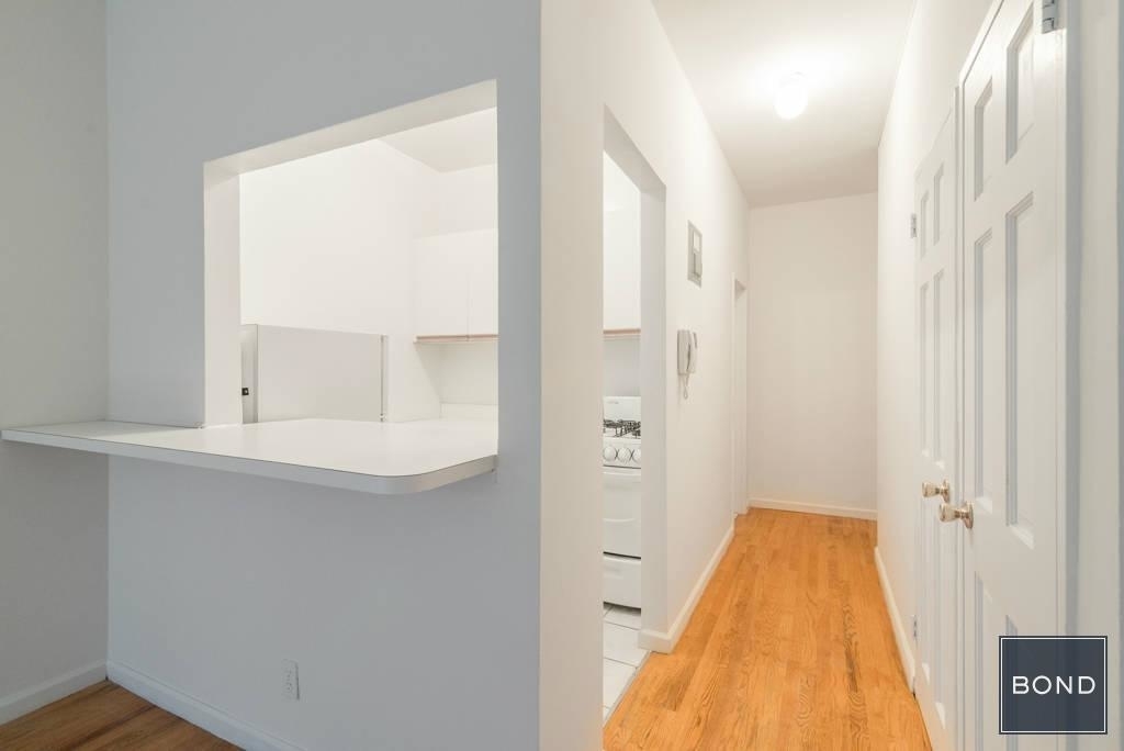 318 East 89 Street - Photo 2