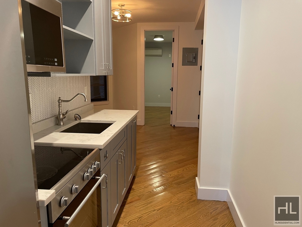 677 Vanderbilt Avenue - Photo 1