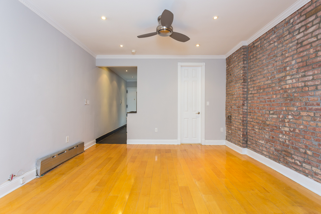 Bedford Street at Christopher - Photo 2
