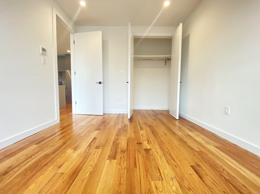 625 Halsey Street - Photo 6