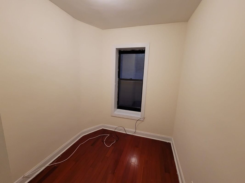 217 East 82nd Street - Photo 4