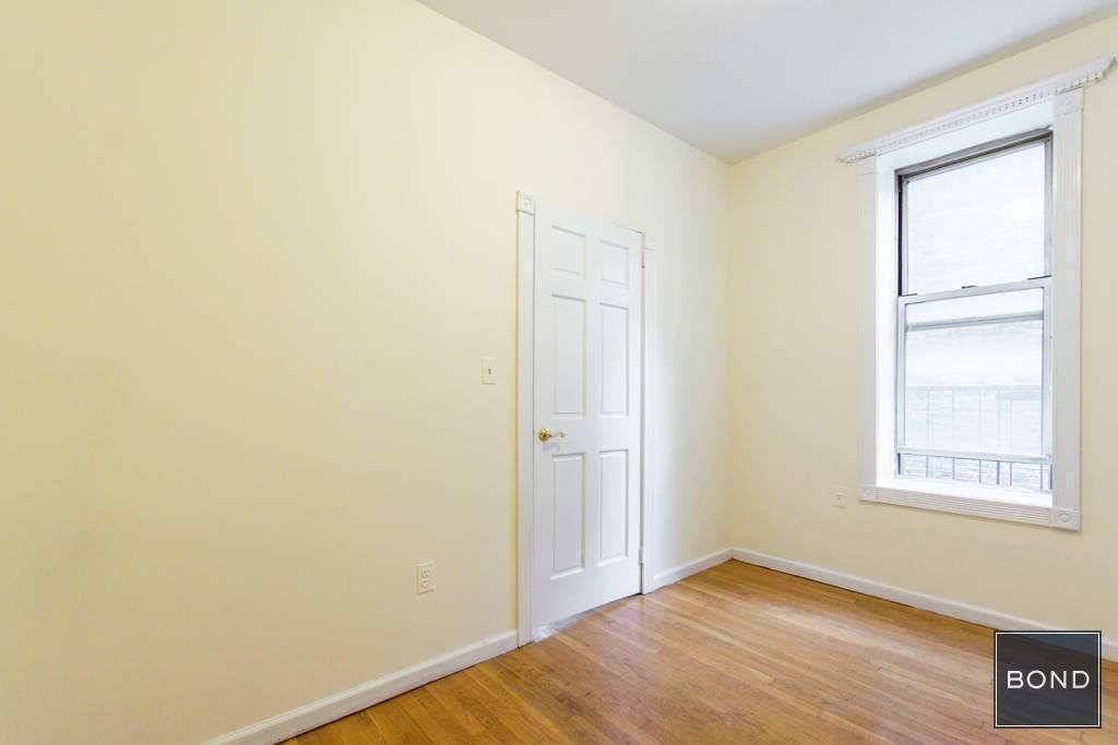 404 West 44th Street - Photo 4