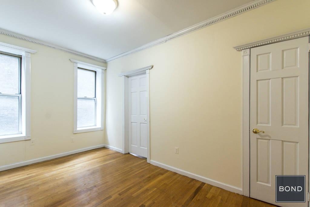 404 West 44th Street - Photo 1