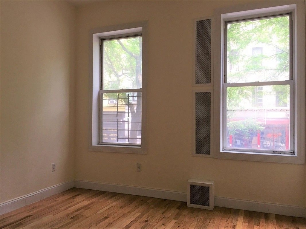 412 West 44th Street - Photo 5