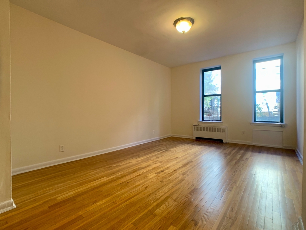 521 East 82nd Street - Photo 5