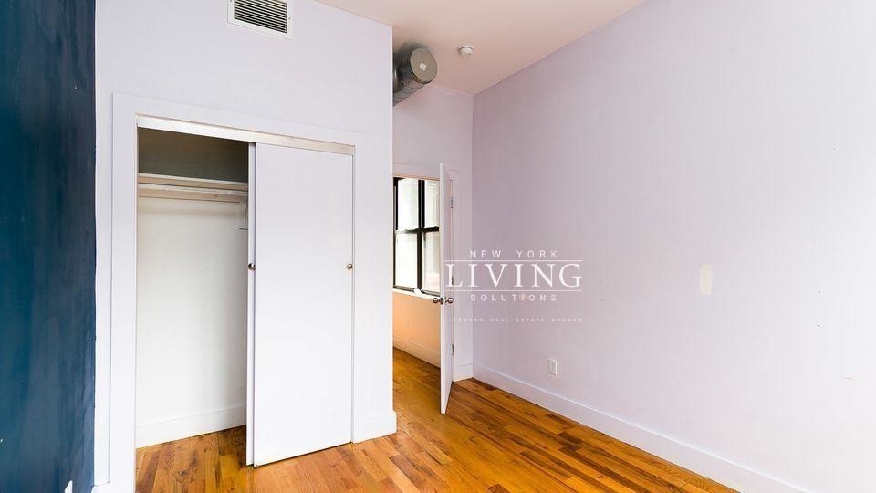 393 Greene Avenue - Photo 4