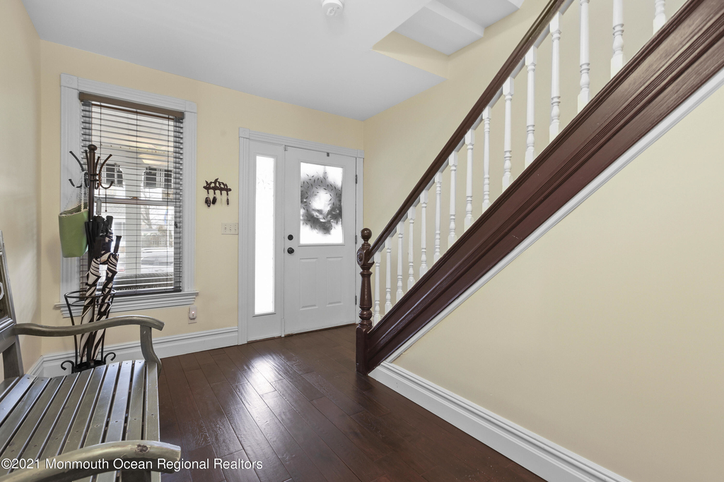 513 Ocean Park Avenue - Photo 2