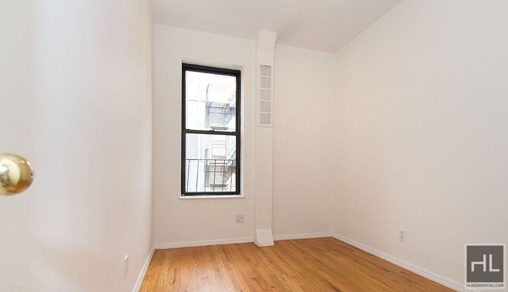 East 84 Street - Photo 5