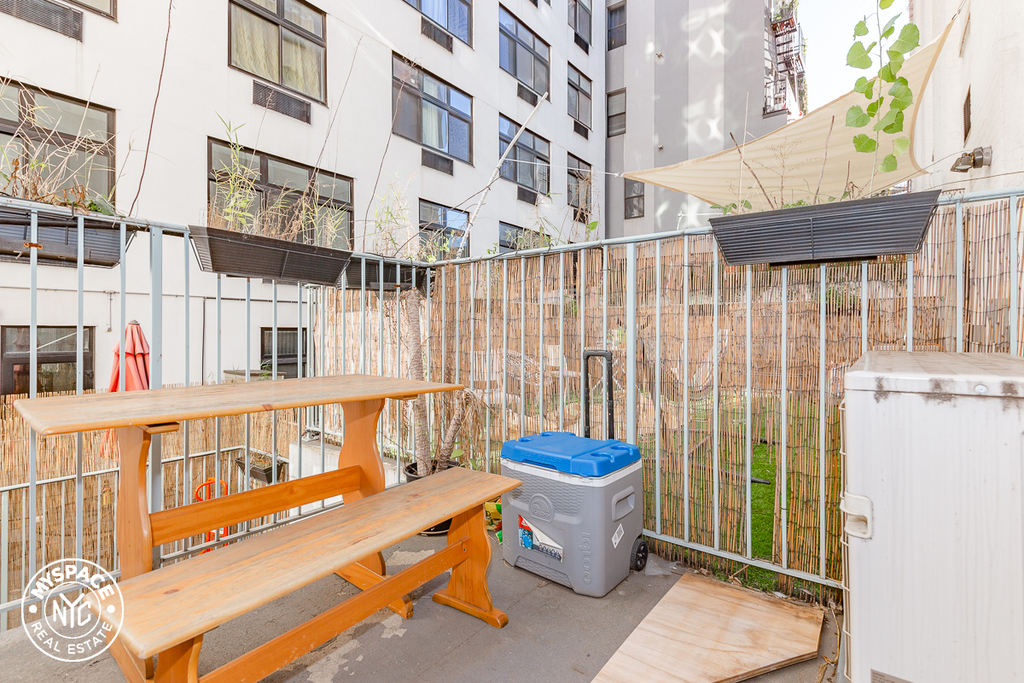 618 Bushwick Avenue - Photo 4