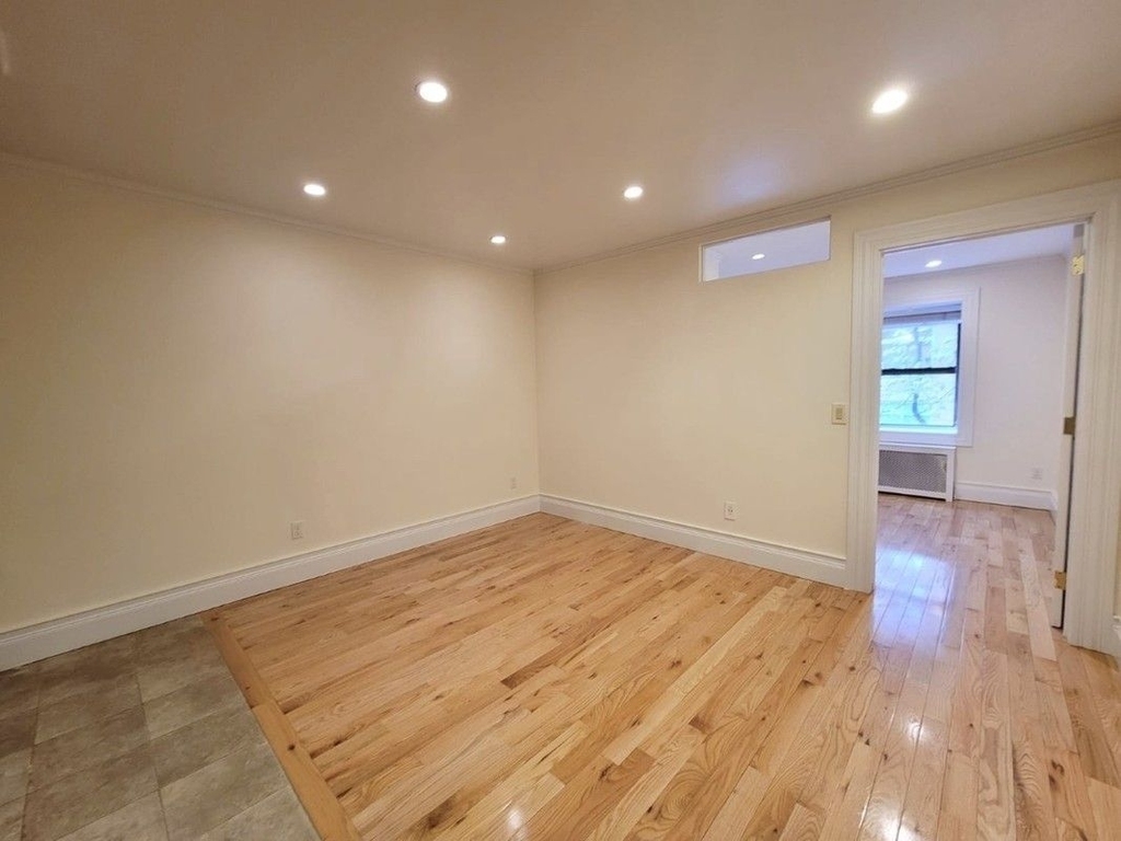 146 East 35th Street - Photo 1