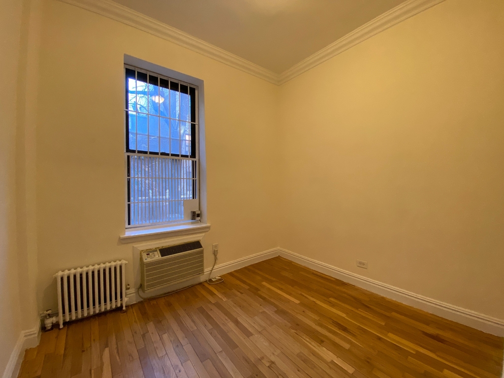 240 East 83rd Street - Photo 9