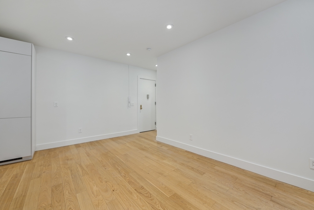 775 Saint Marks Avenue Brooklyn - Photo 2