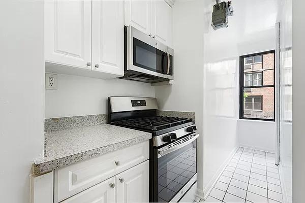 W10th & Bleecker - Photo 3