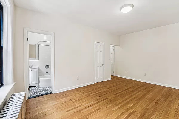 W10th & Bleecker - Photo 1