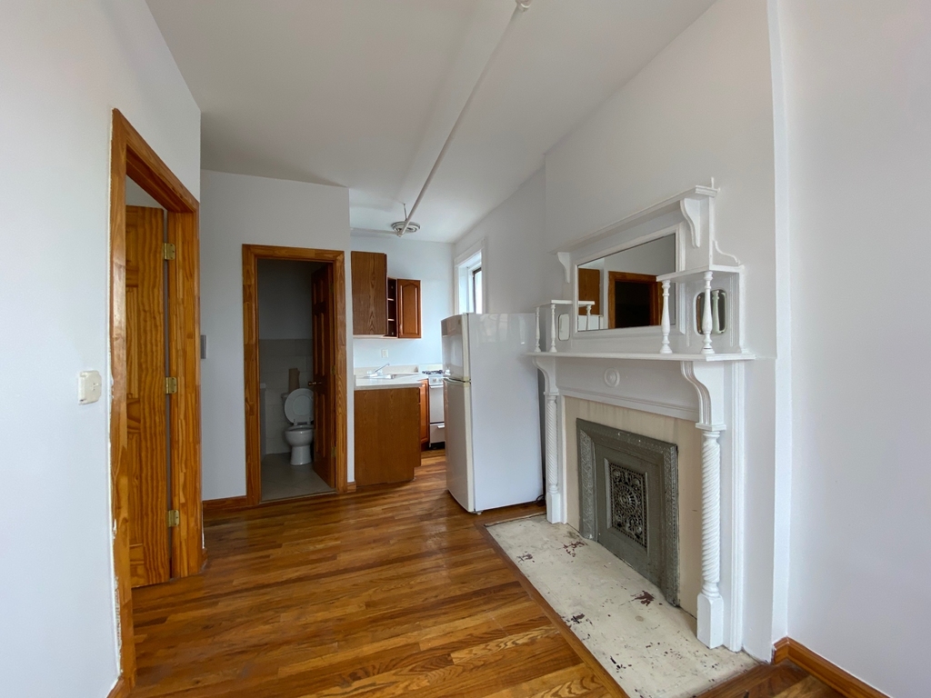 1119 Bergen Street - Photo 5