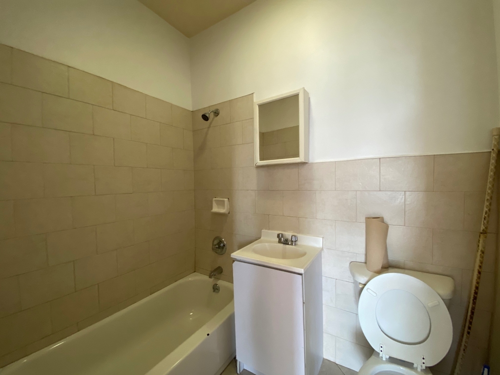 1119 Bergen Street - Photo 3