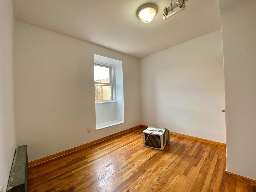 1119 Bergen Street - Photo 2