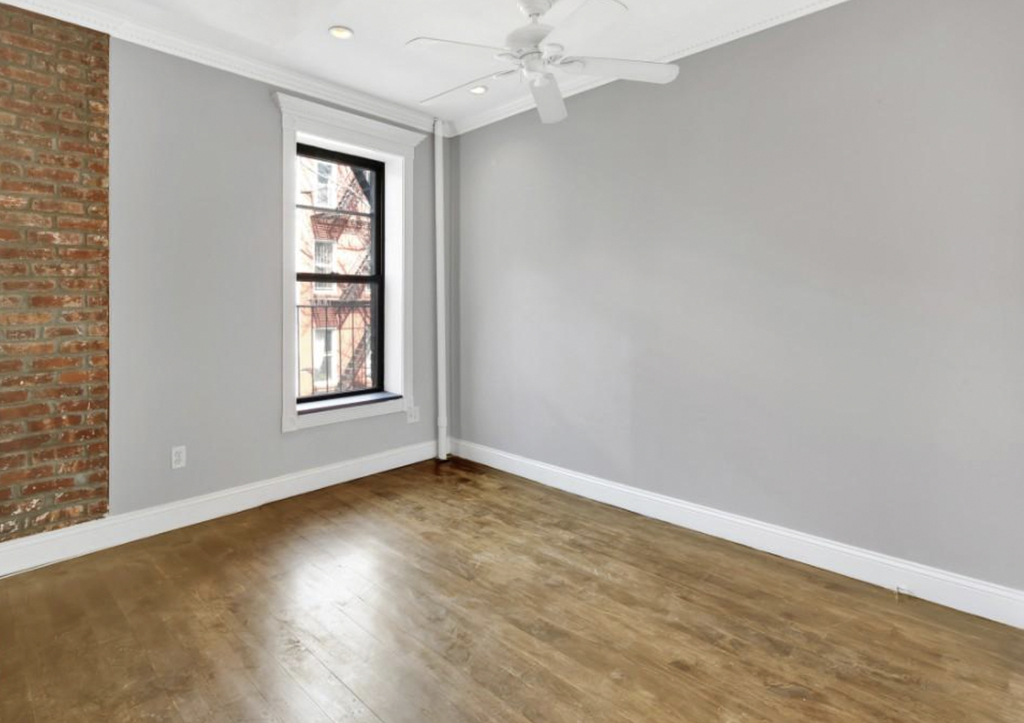 234 Mott street - Photo 2