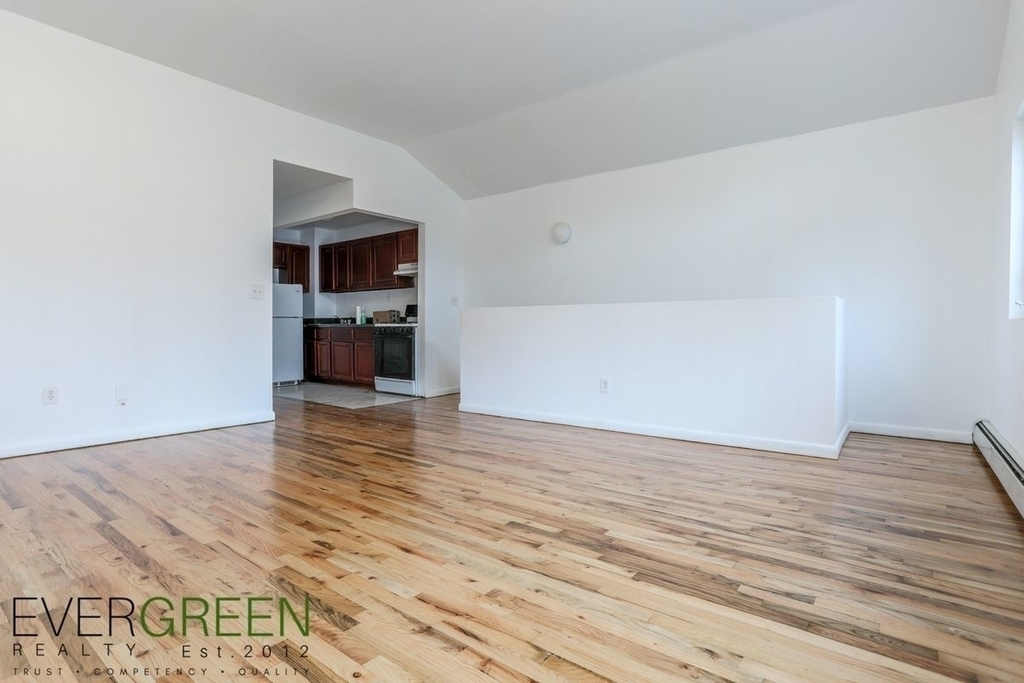 968 Myrtle Avenue - Photo 0