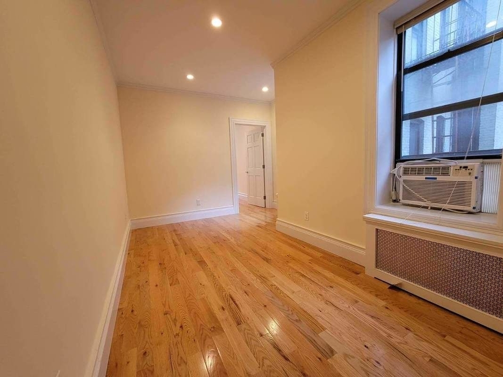 48 Stuyvesant Street - Photo 1