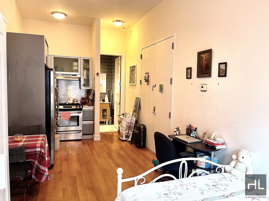 533 West 142 Street - Photo 1