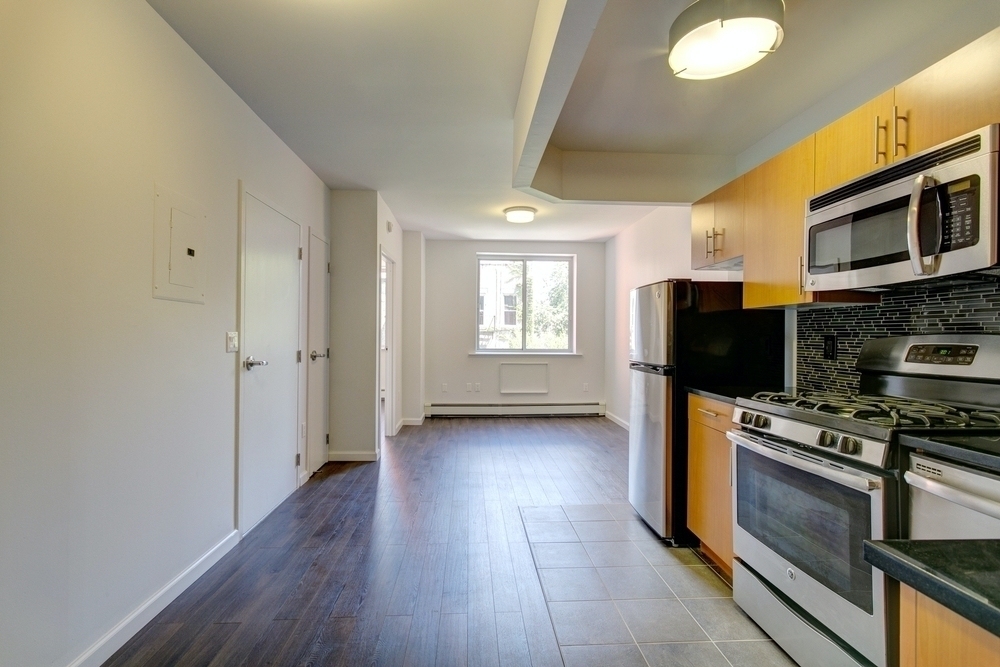 E 2nd St - NO FEE - East Village - Photo 1