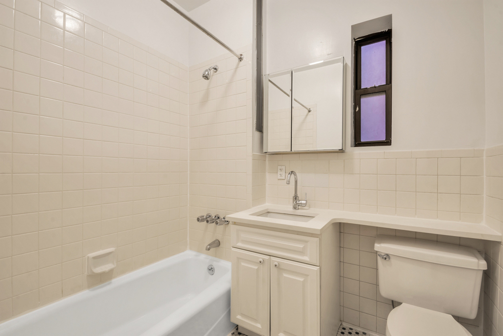 121 Madison Avenue - Photo 4