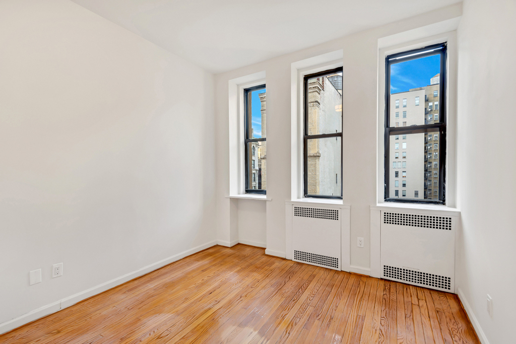 121 Madison Avenue - Photo 1