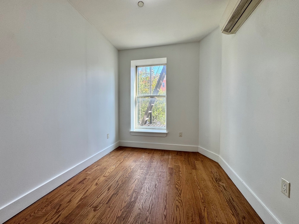 751 Sterling Place - Photo 3