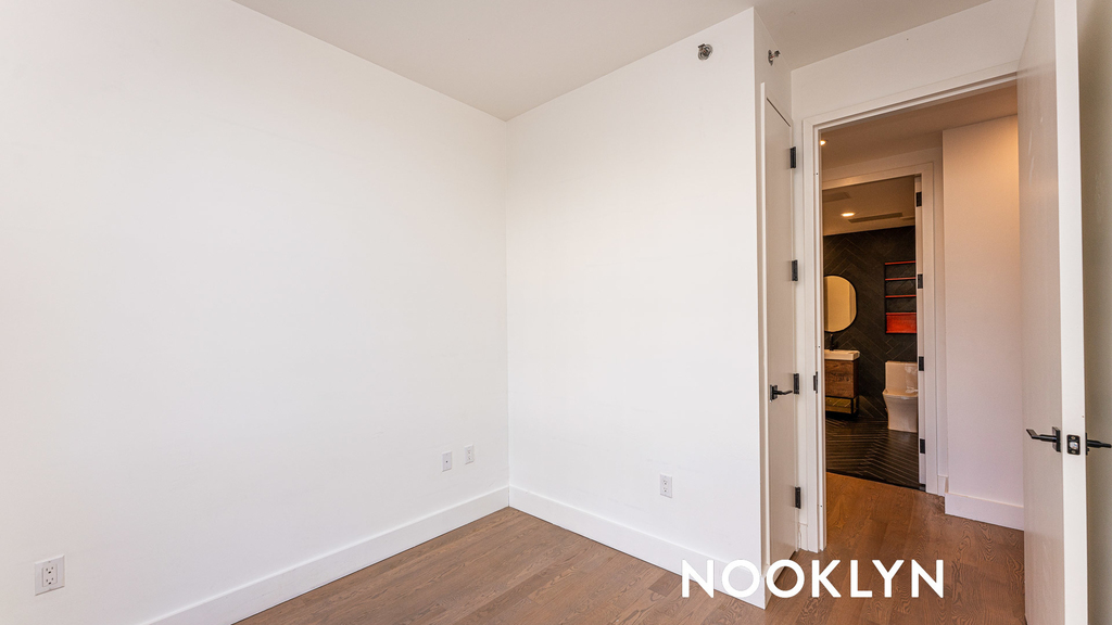 824 Lexington Avenue - Photo 2