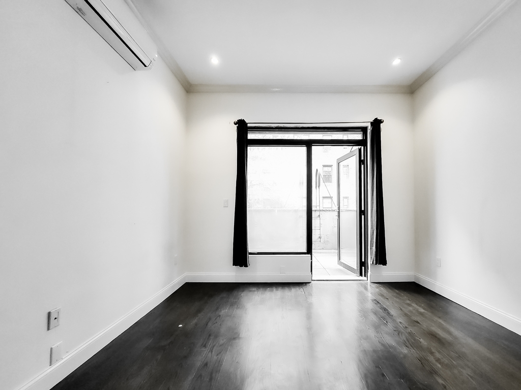 323 East 78th Street - Photo 4