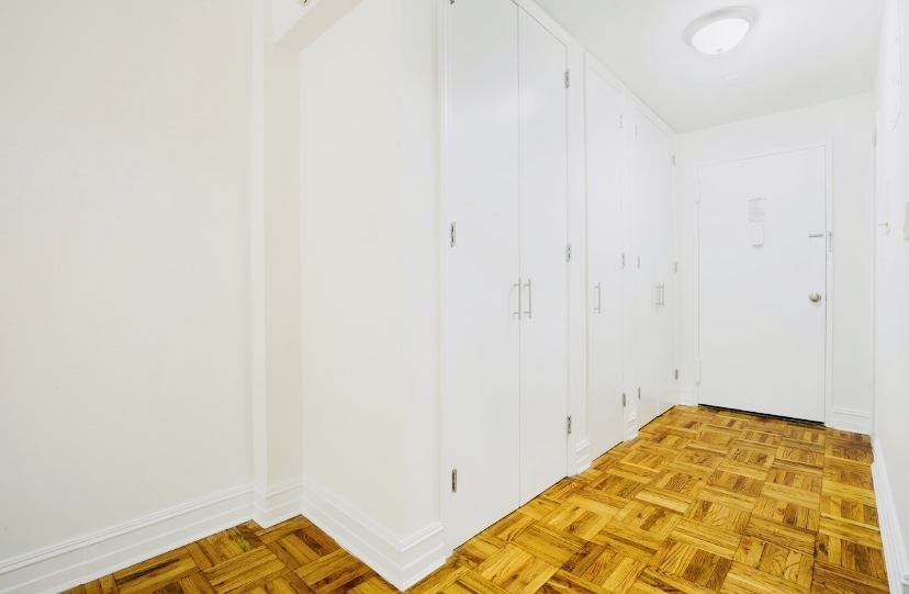 151 West 16th Street - Photo 1