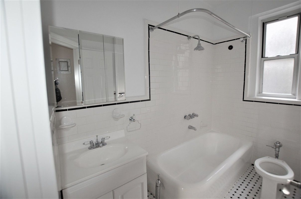 117 West 13th Street - Photo 2