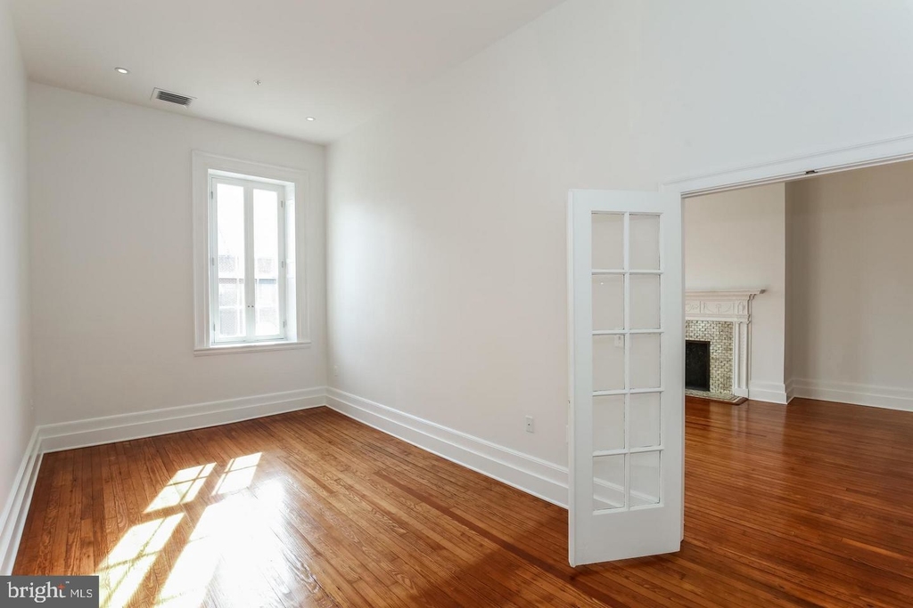 3009 M St Nw #1 - Photo 8