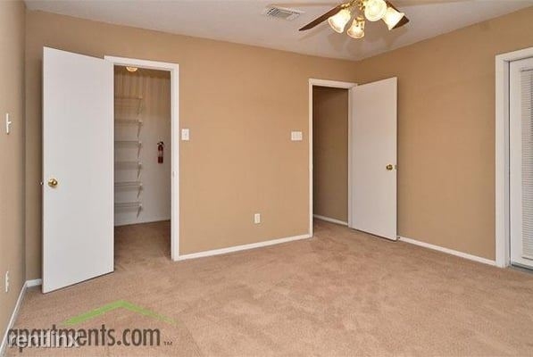 2210 Westview Blvd - Photo 2