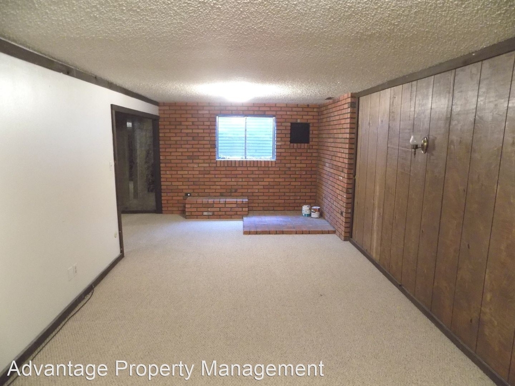 753 Oxford Lane - Photo 2