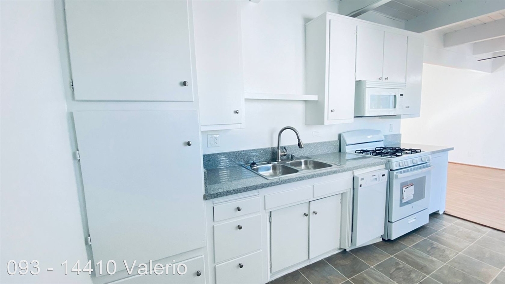 14410 Valerio St. - Photo 6