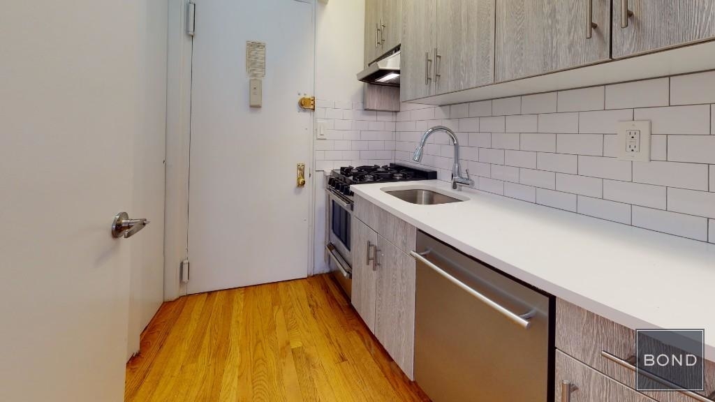 354 East 83 Street - Photo 2