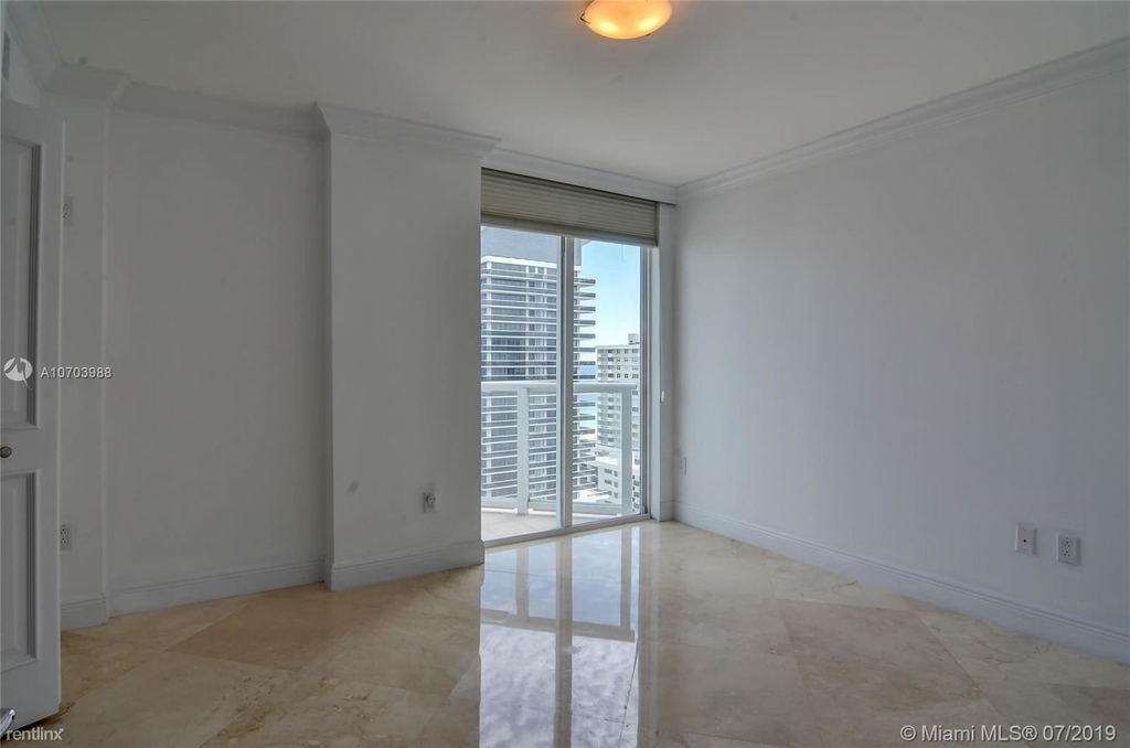 5959 Collins Ave - Photo 17