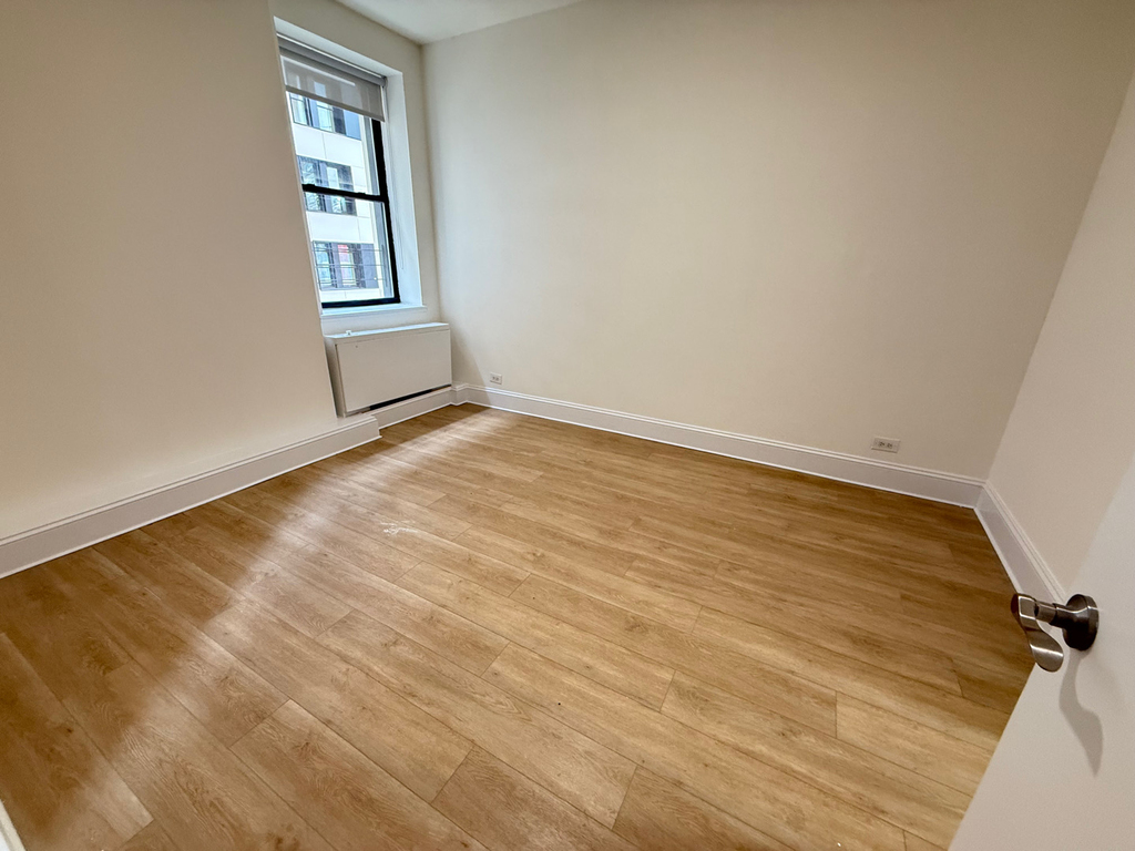 33&Broadway - Photo 2