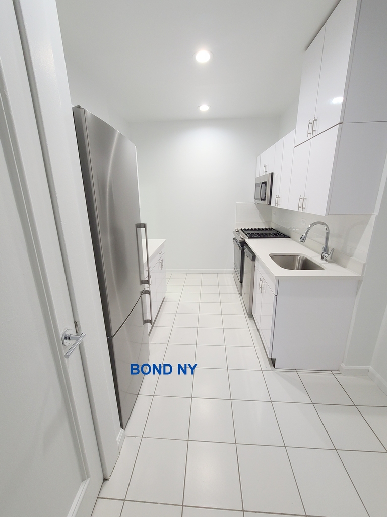 West 58th Street - Photo 1