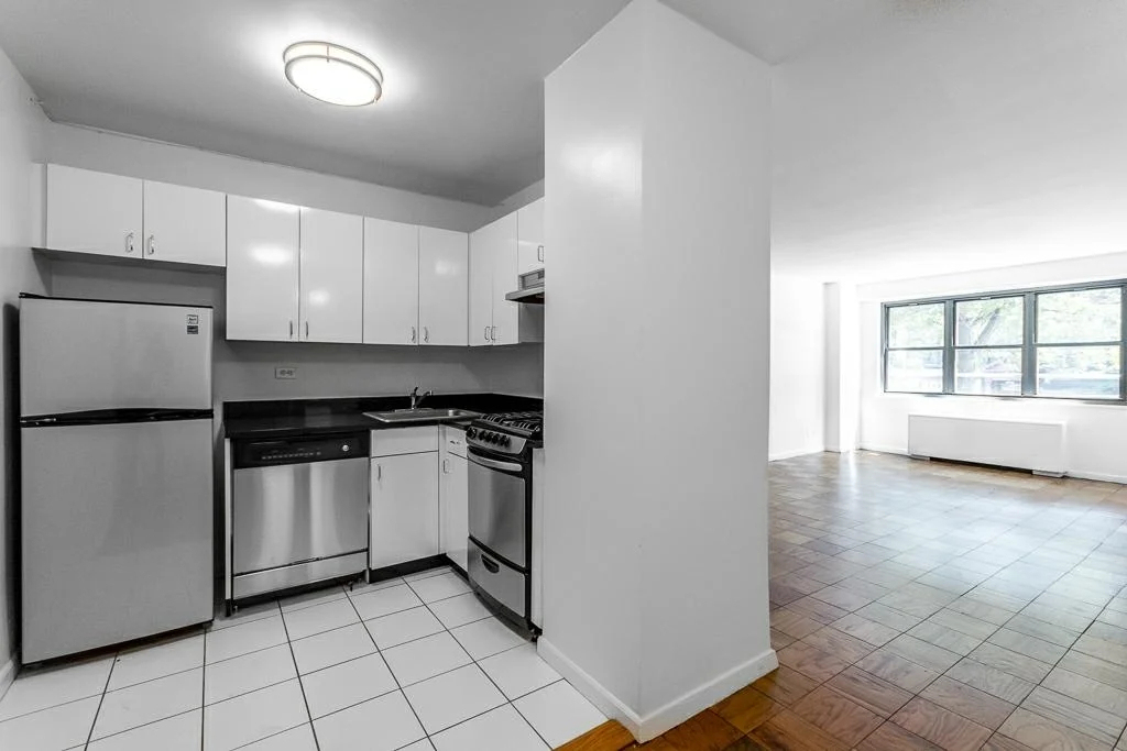 145 East 16th Street - Photo 0