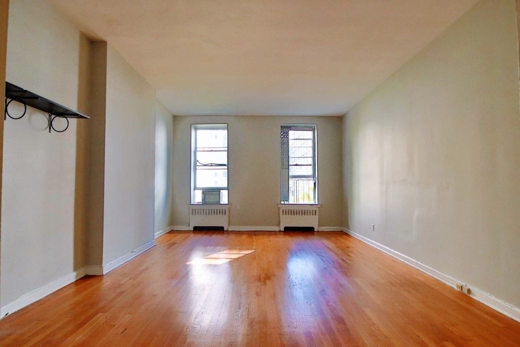 206 East 70th Street - Photo 1