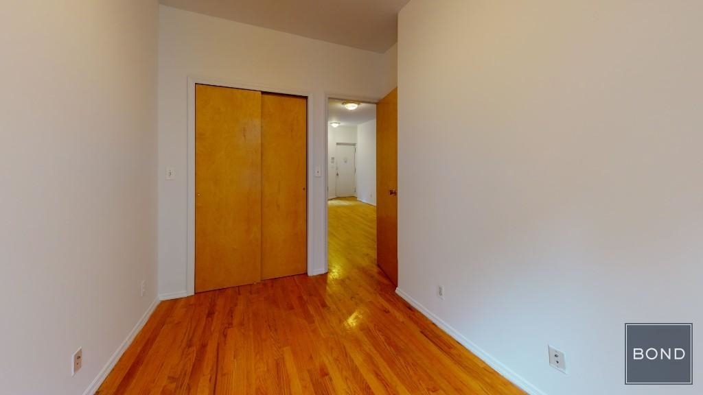 417 East 65 Street - Photo 4