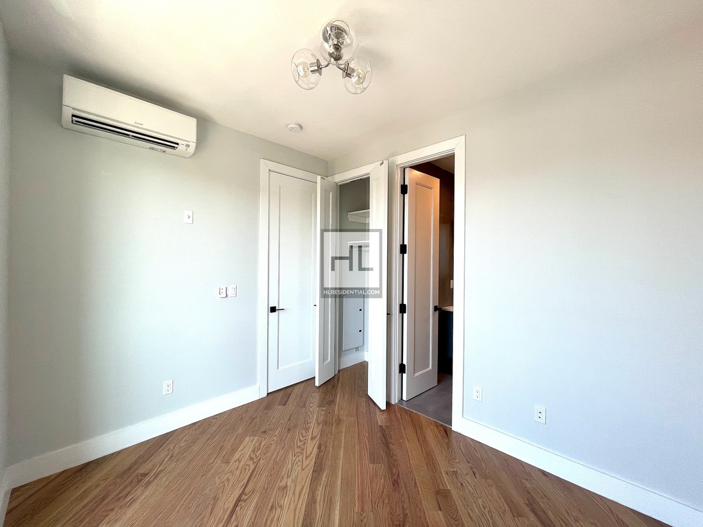 472 Lorimer Street - Photo 5