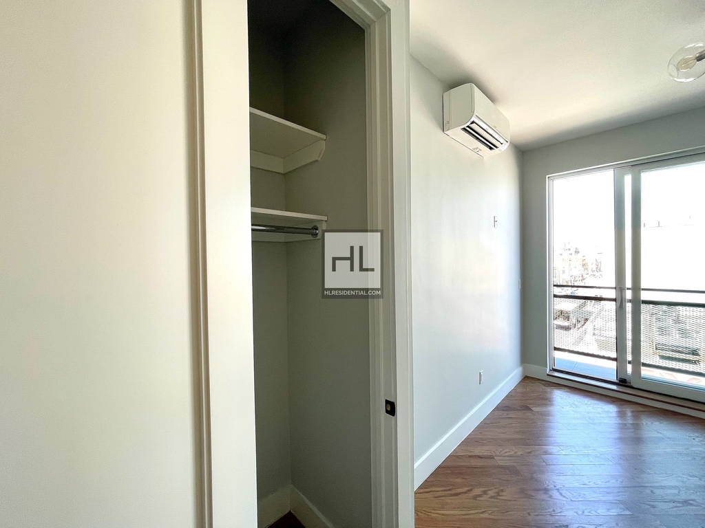 472 Lorimer Street - Photo 8