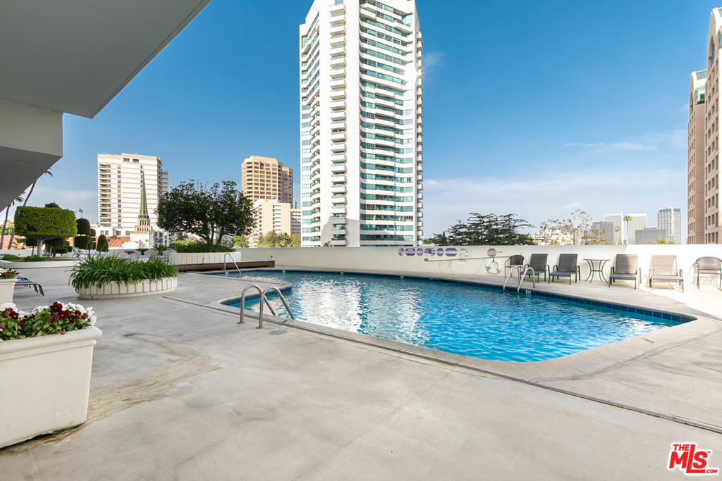 10501 Wilshire - Photo 20