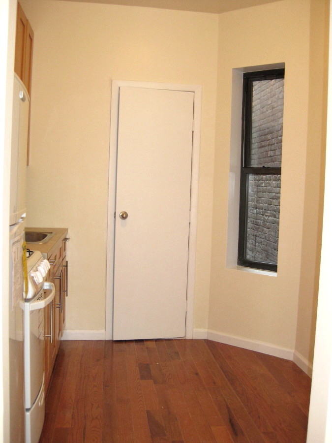 425 East 114th Street - Photo 4